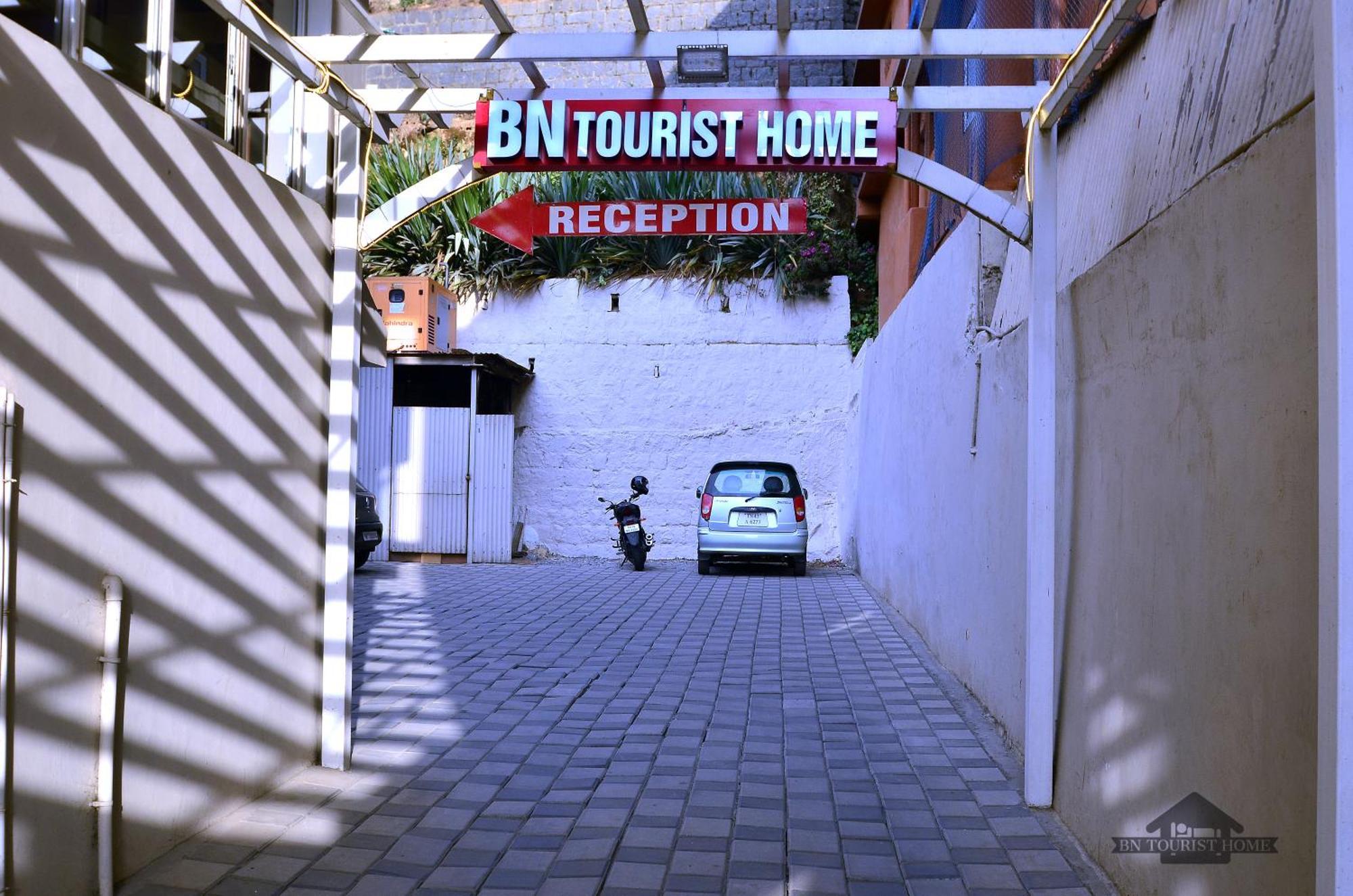 Bn Tourist Home ウーティ エクステリア 写真